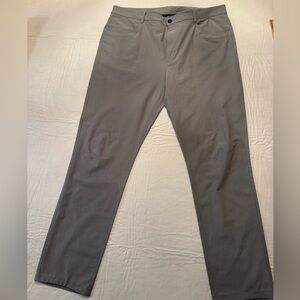 EUC Vuori Men's Gray Performance 5 Pocket Chinos 38x31